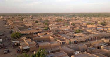 Mali : la ville de Ménaka ravitaillé par les autorités malgré le supposé blocus des terroristes