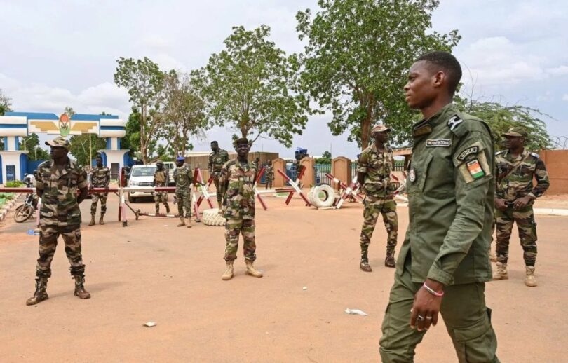 L'armée nigérienne découvre une cache d'armes à Tchirozérine